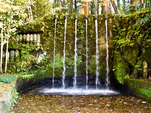 大岩日石寺の六本滝